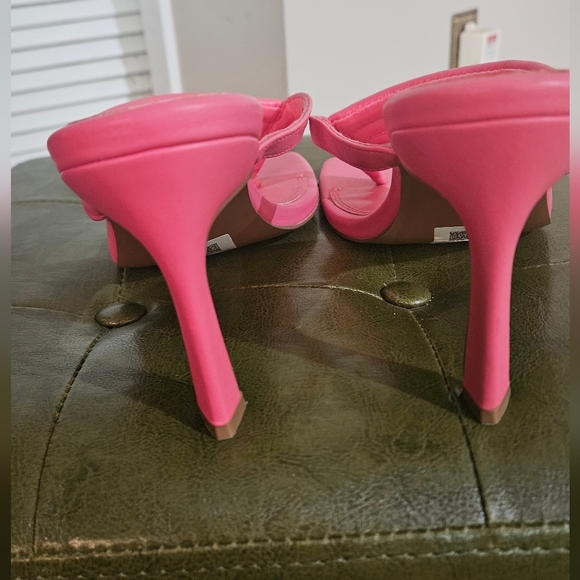 ASOS DESIGN Wide Fit Herring padded Toe Thong Heeled Sabdals. Neon Pink.NWOT - Picture 7 of 16
